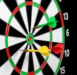 game throwing darts at the target